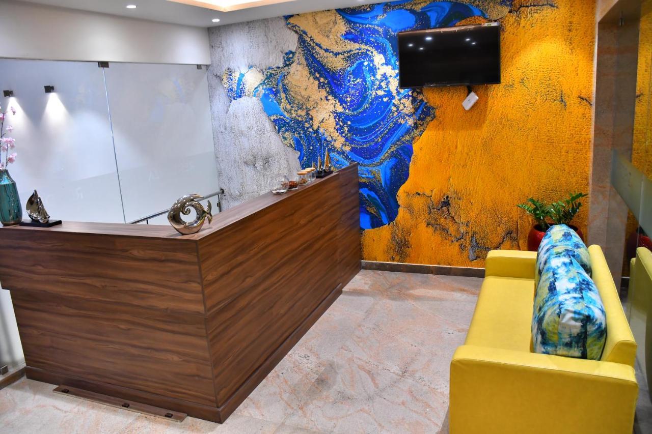 فندق Adhikrishna Arcade إرود المظهر الخارجي الصورة